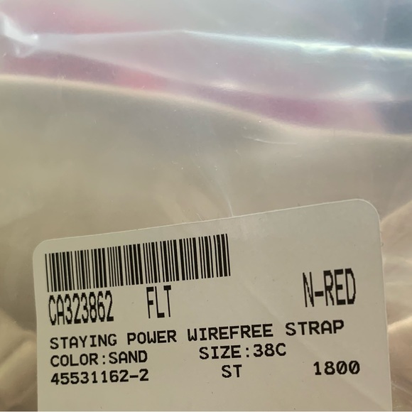 Wacom Staying Power Wire Free Strapless Bra 38C $65
Tried on but never worn. - Picture 5 of 5